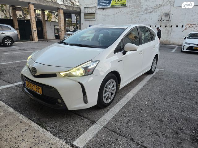 טויוטה פריוס פלוס