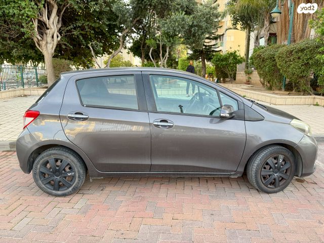 מודעת רכב טויוטה יאריס