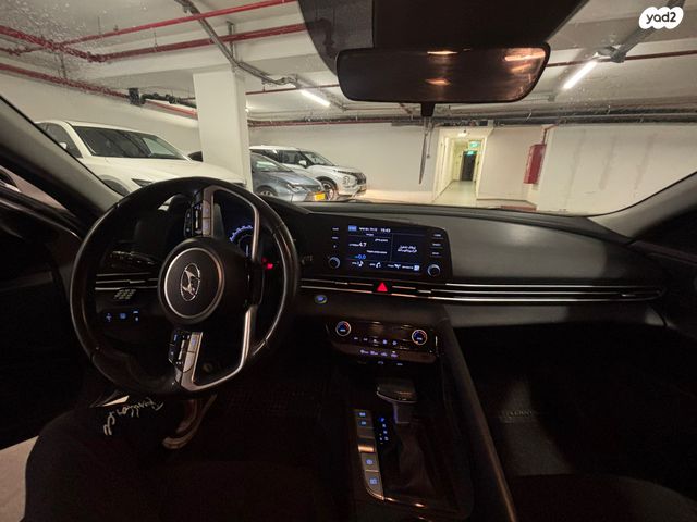 יונדאי אלנטרה