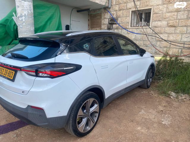 מודעת רכב ג׳ילי Geometry C