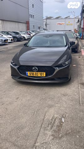 מודעת רכב מאזדה 3