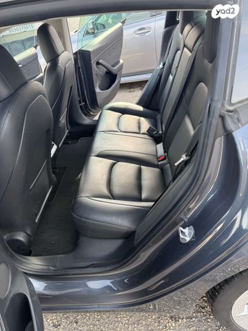 מודעת רכב טסלה מודל 3