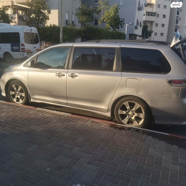 מודעת רכב טויוטה סיינה