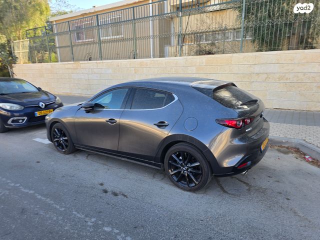 מודעת רכב מאזדה 3