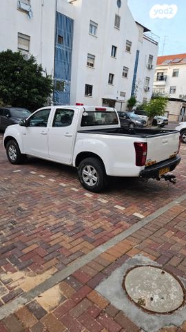 איסוזו די-מקס