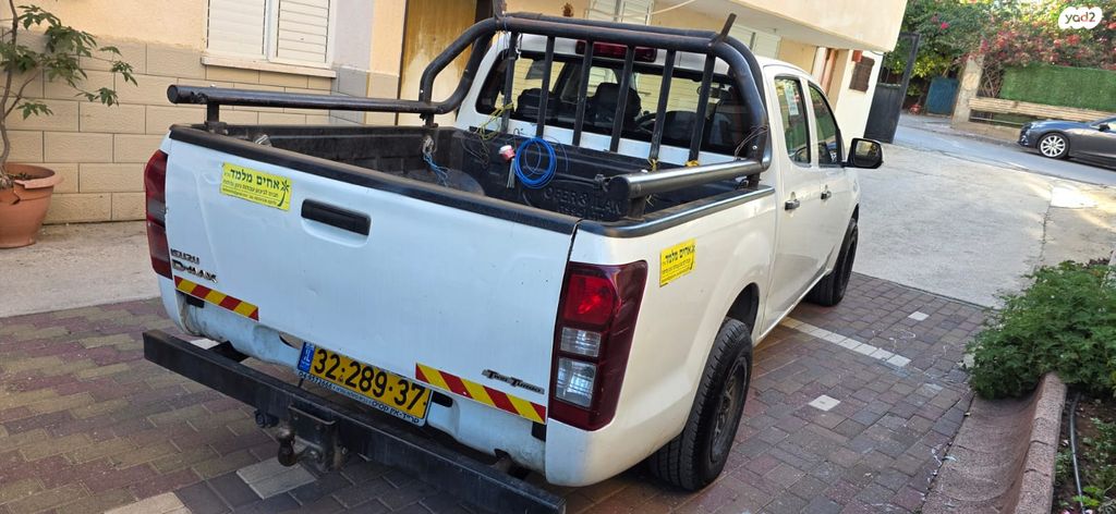 איסוזו די-מקס