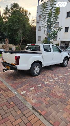 איסוזו די-מקס