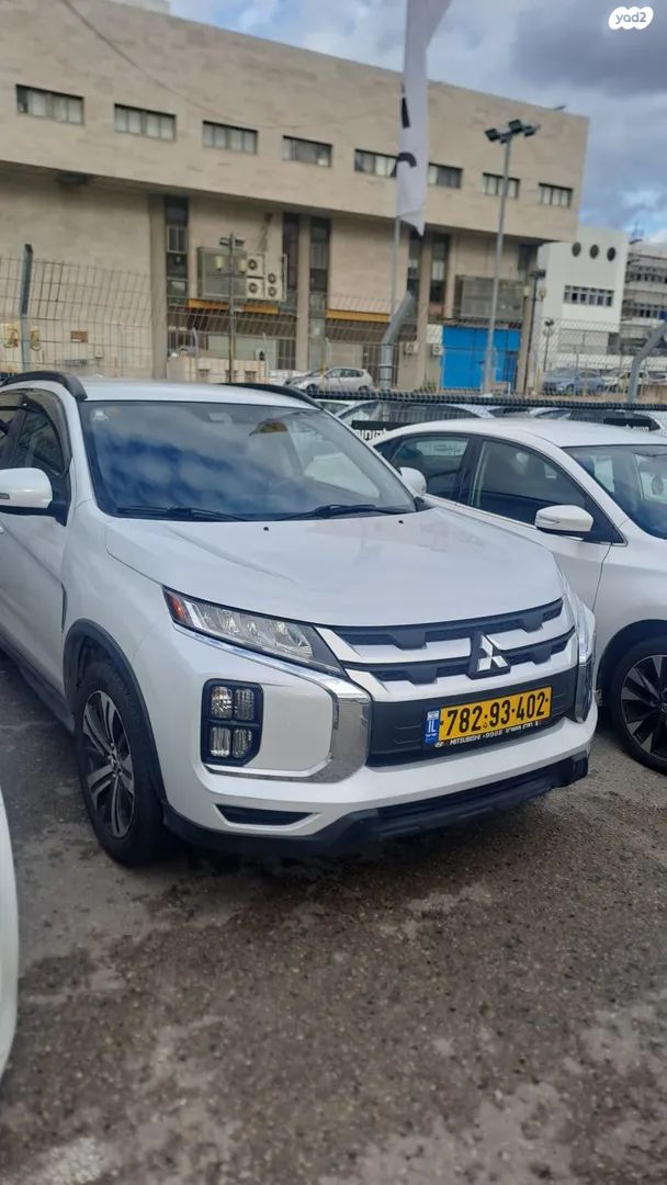 מודעת רכב מיצובישי ASX