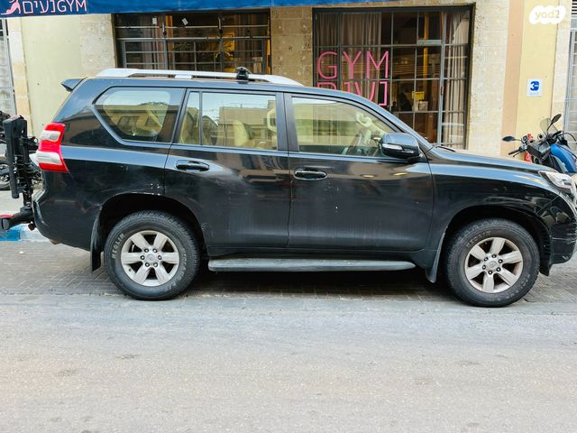 טויוטה לנד קרוזר