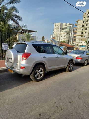 טויוטה RAV4