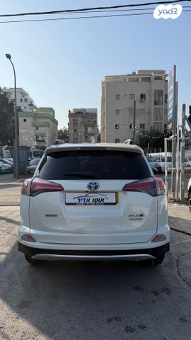 טויוטה RAV4