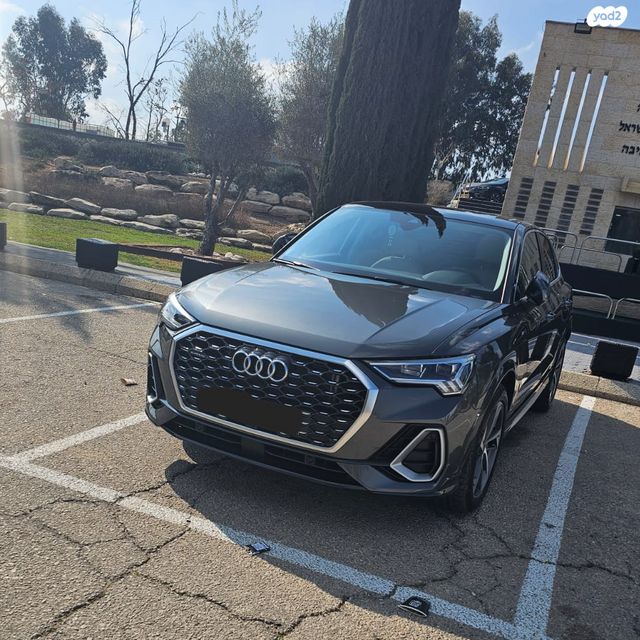אאודי Q3