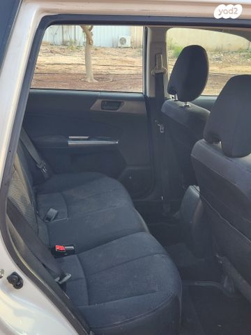 סובארו פורסטר