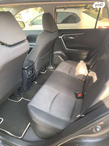 מודעת רכב טויוטה RAV4