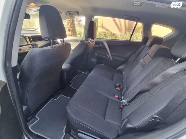 טויוטה RAV4