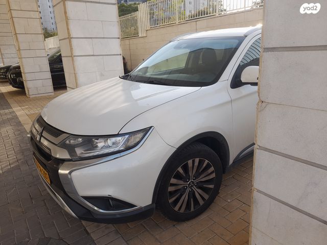 מיצובישי אאוטלנדר