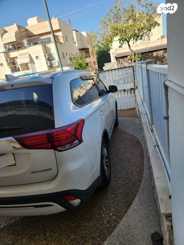 מיצובישי אאוטלנדר