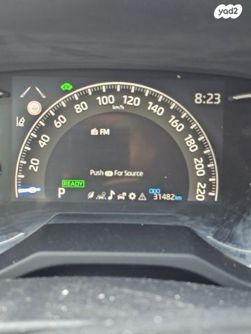 מודעת רכב טויוטה RAV4