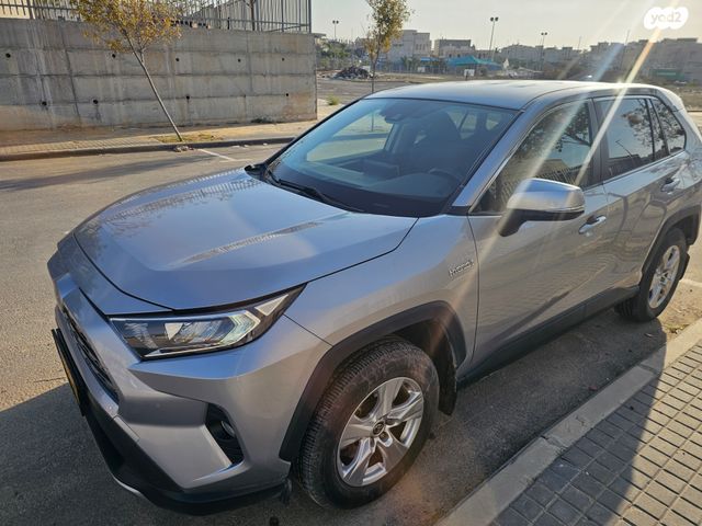טויוטה RAV4