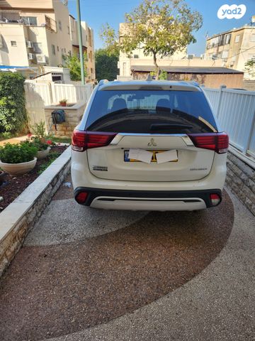 מיצובישי אאוטלנדר