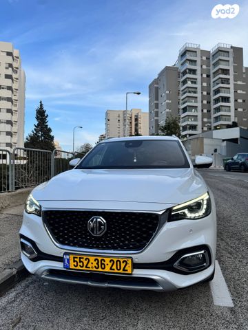 מודעת רכב אם ג'י EHS PHEV