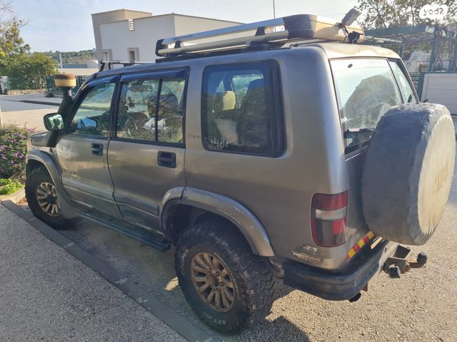 איסוזו טרופר