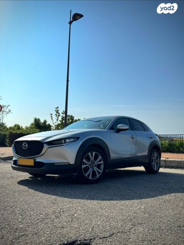 מודעת רכב מאזדה CX-30