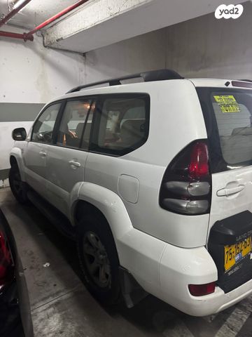 טויוטה לנד קרוזר