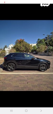 מודעת רכב מאזדה CX-30