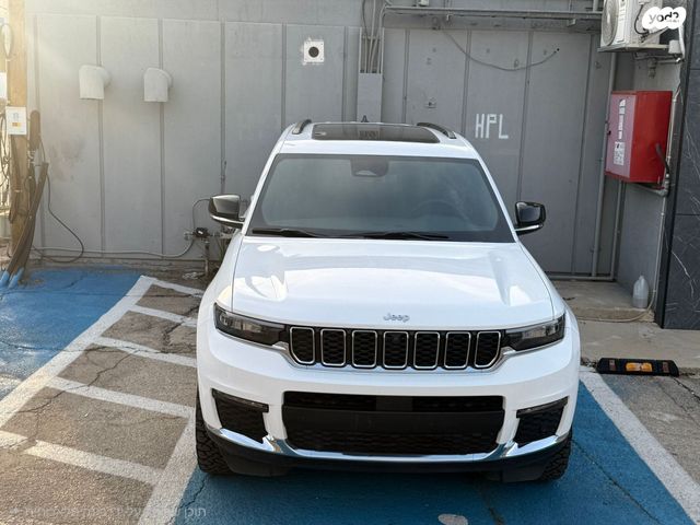 מודעת רכב ג'יפ גרנד צ'ירוקי