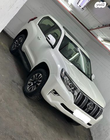 טויוטה לנד קרוזר