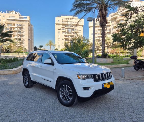 מודעת רכב ג'יפ גרנד צ'ירוקי