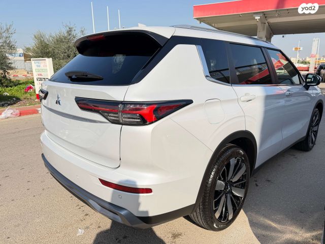 מיצובישי אאוטלנדר