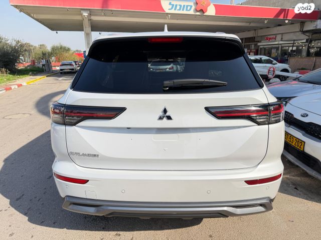 מיצובישי אאוטלנדר