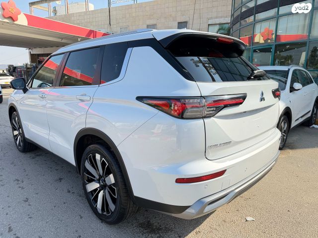 מיצובישי אאוטלנדר