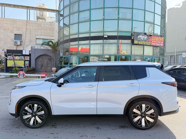 מיצובישי אאוטלנדר