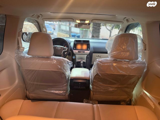 טויוטה לנד קרוזר