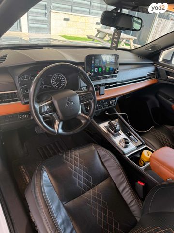 מיצובישי אאוטלנדר