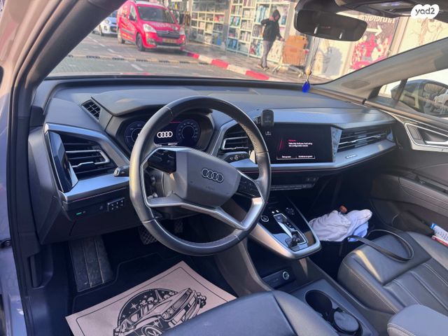 מודעת רכב אאודי Q4 e-tron