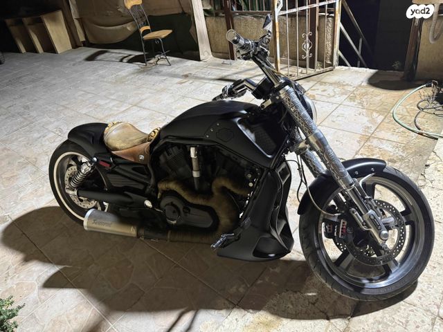 מודעת רכב הרלי דיווידסון V-Rod 1250