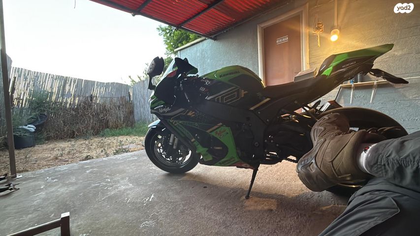 מודעת רכב קאוואסאקי נינג'ה ZX 10R