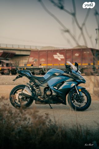 קאוואסאקי Z1000SX