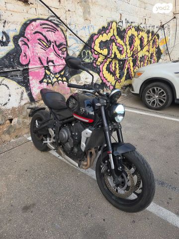 מודעת רכב טריומף Trident 660