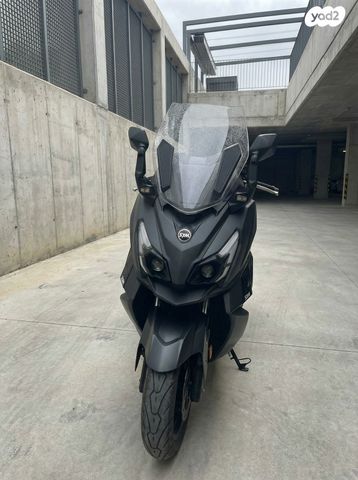 סאן יאנג קרוזים 300