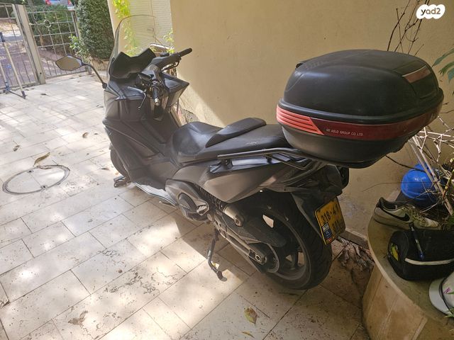 מודעת רכב קימקו AK 550