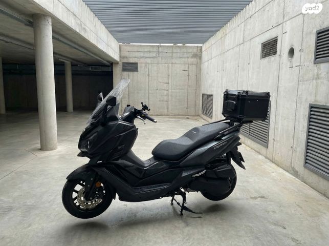 מודעת רכב סאן יאנג קרוזים 300