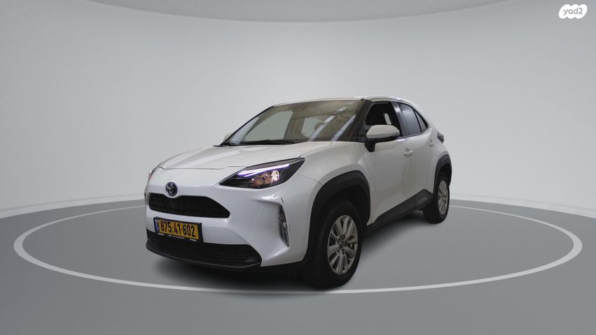 מודעת רכב טויוטה יאריס קרוס