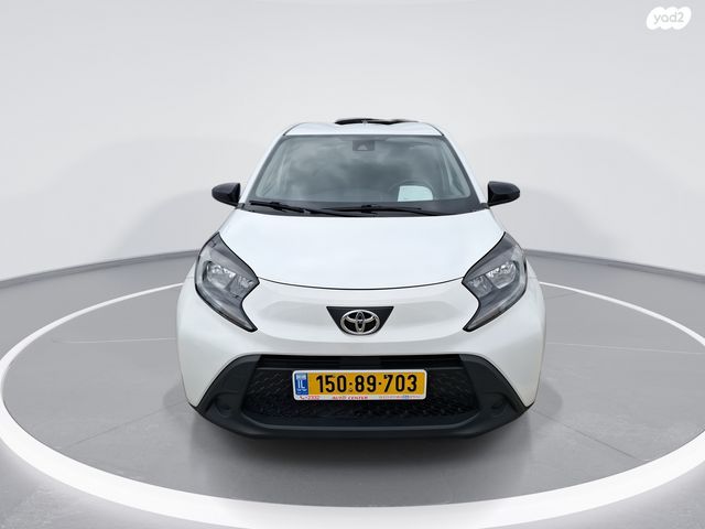 טויוטה אייגו X