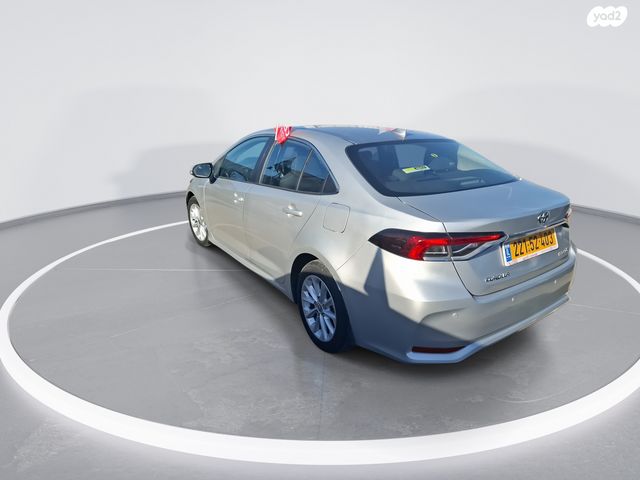 טויוטה קורולה