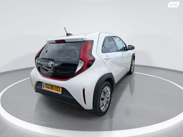 טויוטה אייגו X